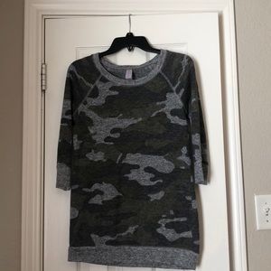 Long sleeve tee